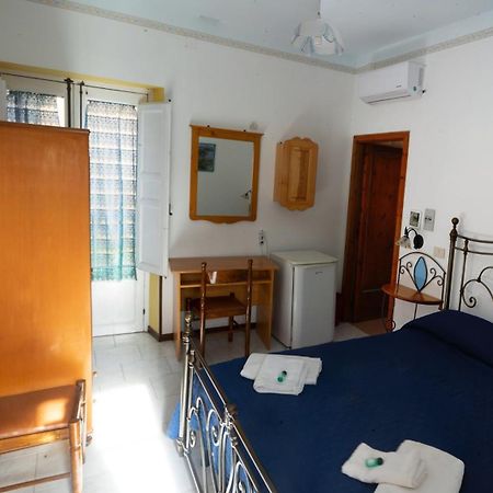 ליפארי Casa Vittorio B&B מראה חיצוני תמונה