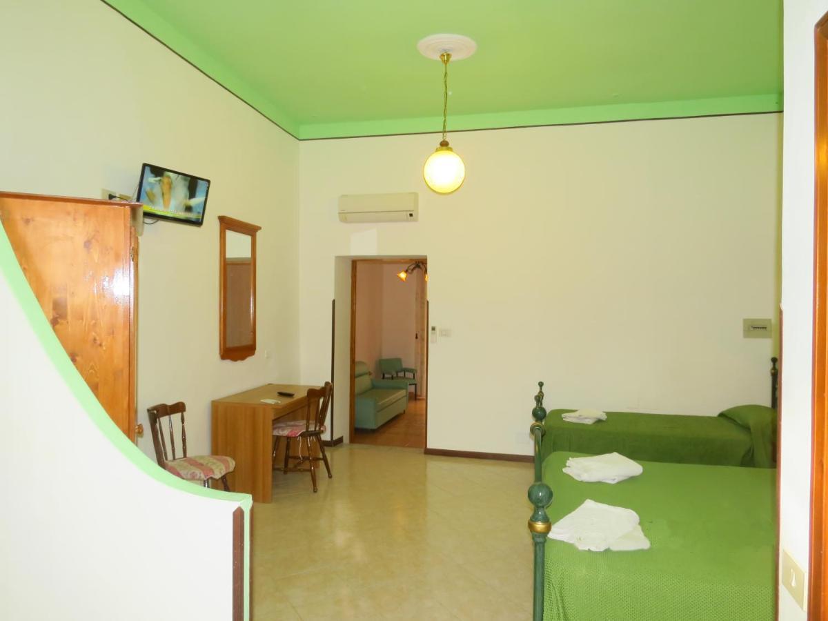 ליפארי Casa Vittorio B&B מראה חיצוני תמונה