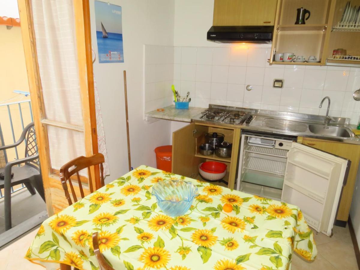 ליפארי Casa Vittorio B&B מראה חיצוני תמונה