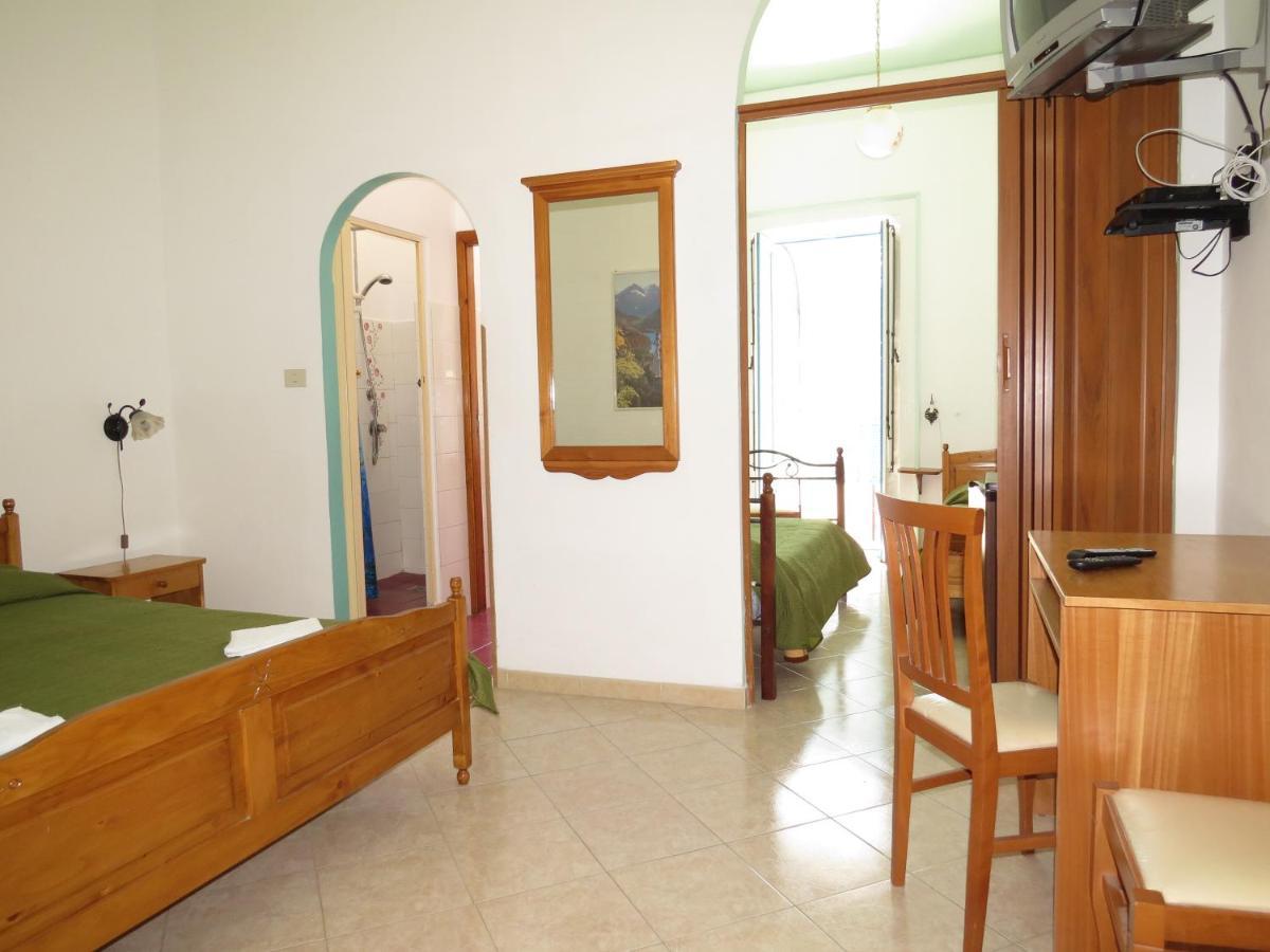 ליפארי Casa Vittorio B&B מראה חיצוני תמונה