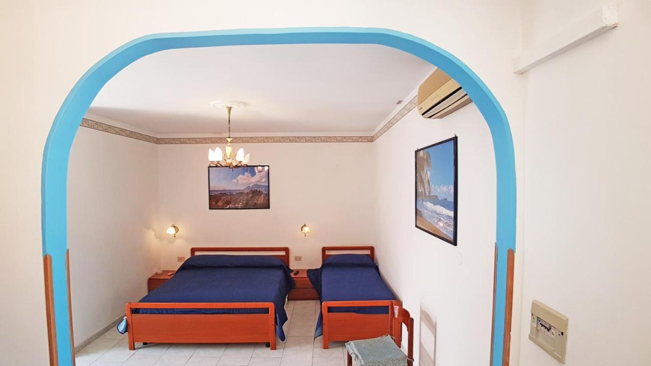 ליפארי Casa Vittorio B&B מראה חיצוני תמונה