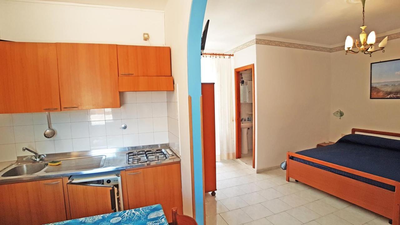 ליפארי Casa Vittorio B&B מראה חיצוני תמונה