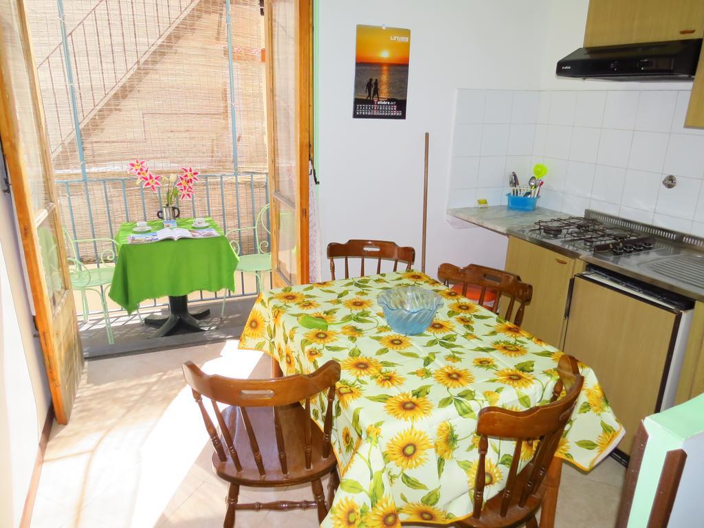 ליפארי Casa Vittorio B&B מראה חיצוני תמונה
