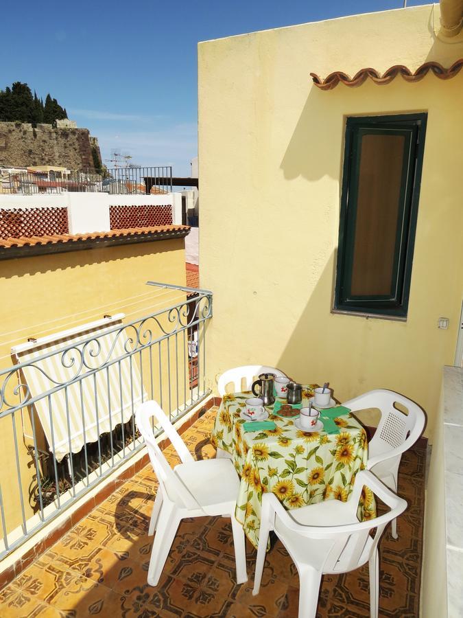 ליפארי Casa Vittorio B&B מראה חיצוני תמונה