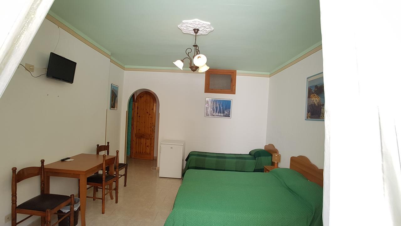 ליפארי Casa Vittorio B&B מראה חיצוני תמונה