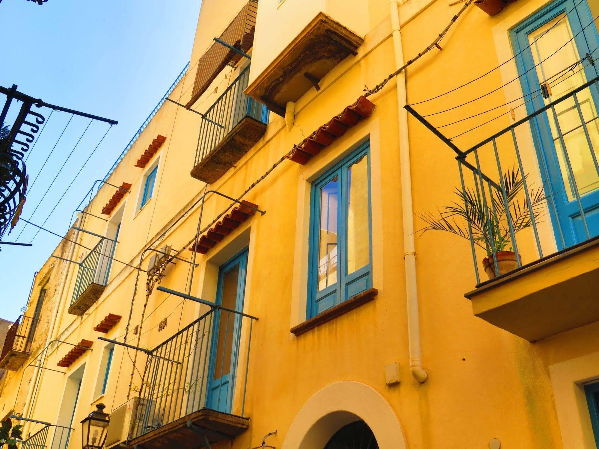 ליפארי Casa Vittorio B&B מראה חיצוני תמונה
