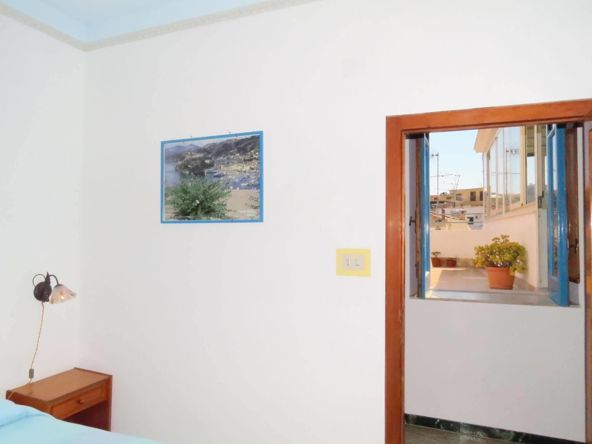 ליפארי Casa Vittorio B&B מראה חיצוני תמונה